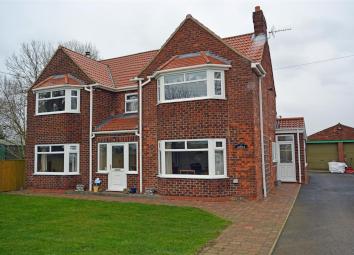 Detached house For Sale in Ulceby