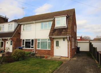 Semi-detached house To Rent in Woking