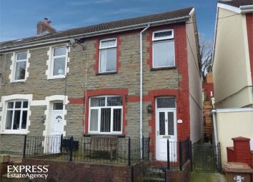 End terrace house For Sale in Newport