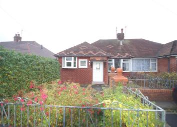 Semi-detached bungalow To Rent in Blackpool