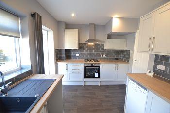 End terrace house To Rent in Macclesfield
