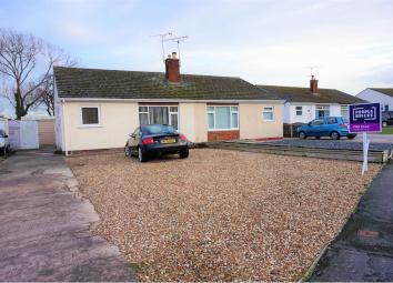Semi-detached bungalow For Sale in Abergele