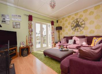 Detached house For Sale in Hastings