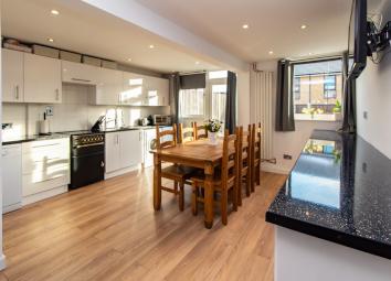 Terraced house For Sale in Southend-on-Sea