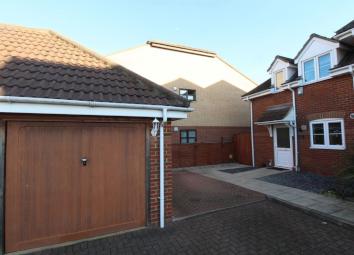 3 Bedroom End terrace house for sale