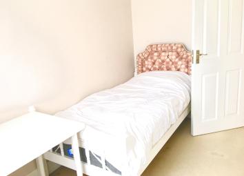 Studio To Rent in Harrow