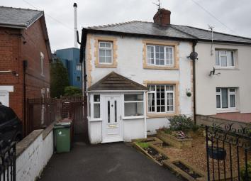 Semi-detached house For Sale in Knottingley