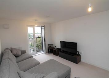 Flat For Sale in Hatfield