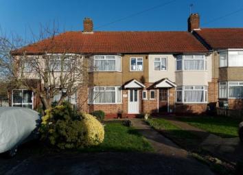 Terraced house For Sale in Uxbridge