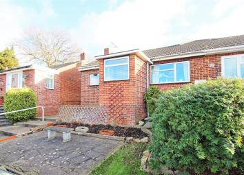 Semi-detached bungalow For Sale in Dartford