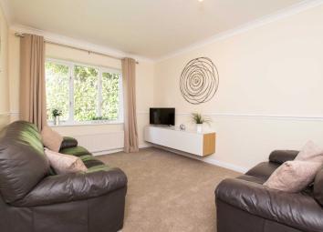 Flat To Rent in Crawley