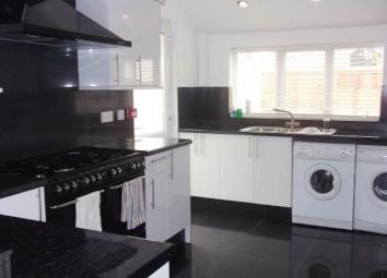 Terraced house To Rent in Newport