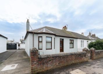 Semi-detached bungalow For Sale in Prestwick