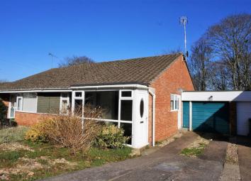Semi-detached bungalow For Sale in Taunton
