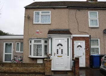 End terrace house To Rent in Grays