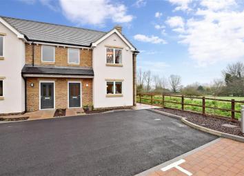 Semi-detached house For Sale in Chigwell