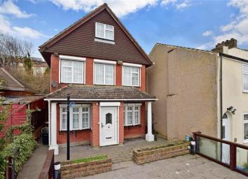 Detached house For Sale in Chatham