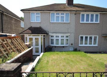 Semi-detached house To Rent in Orpington
