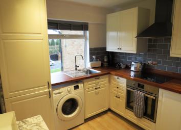 Flat To Rent in Broxbourne
