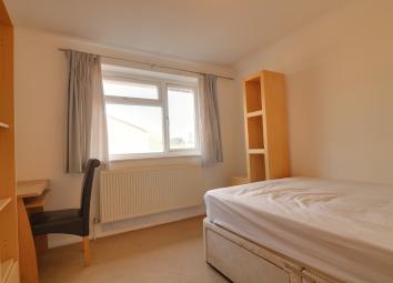 Flat To Rent in Maidenhead