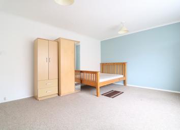 Flat To Rent in Maidenhead