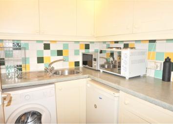 Studio To Rent in Guildford