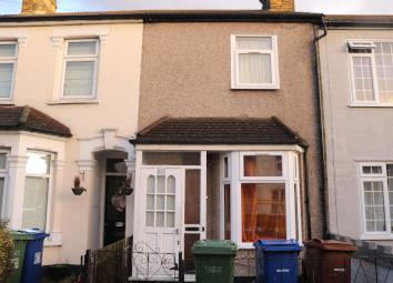 Terraced house For Sale in Grays