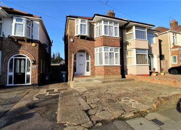Semi-detached house To Rent in Stanmore