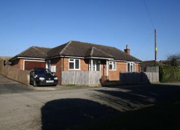 Detached bungalow To Rent in High Wycombe