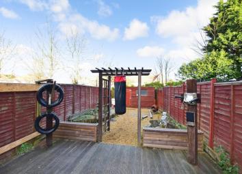 Terraced house To Rent in Littlehampton