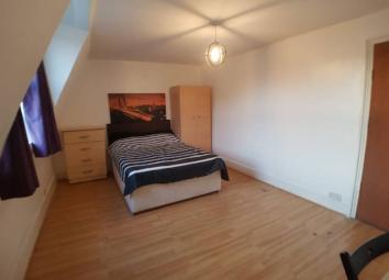 Town house To Rent in London