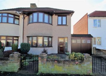 Semi-detached house For Sale in Welling