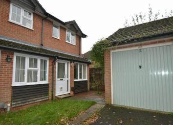 End terrace house To Rent in Amersham