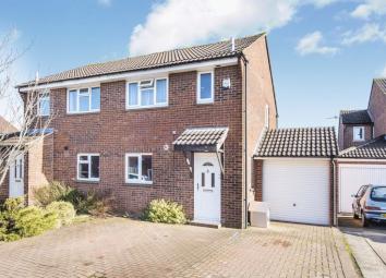 Semi-detached house For Sale in Abingdon