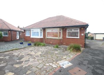 Semi-detached bungalow For Sale in Blackpool