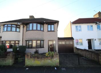 Semi-detached house For Sale in Welling