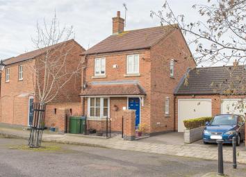 Detached house For Sale in Aylesbury