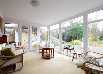 Detached bungalow For Sale in Billingshurst