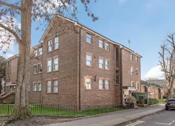Flat For Sale in Surbiton