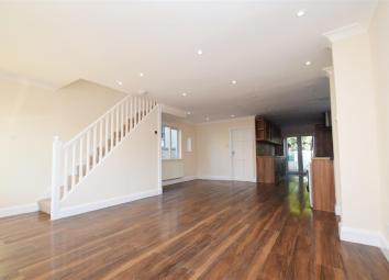 Detached house To Rent in West Drayton