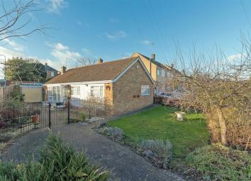 Detached bungalow For Sale in Sittingbourne