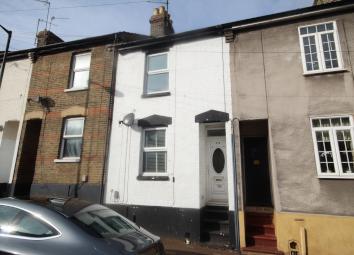 Terraced house For Sale in Chatham