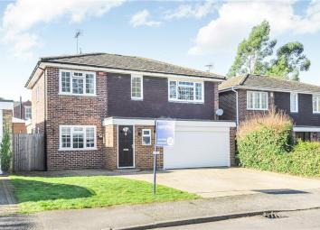 Detached house For Sale in Crowthorne