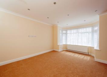 Detached house For Sale in Harrow