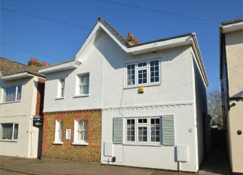 Detached house For Sale in Walton-on-Thames