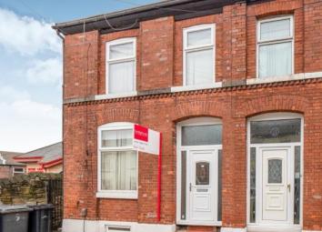 End terrace house For Sale in Hyde