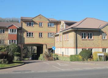 Flat To Rent in Caterham