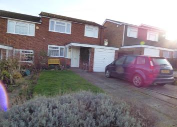 Semi-detached house To Rent in Orpington