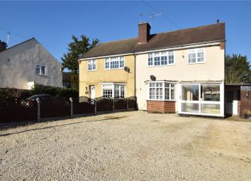 Semi-detached house For Sale in Abbots Langley