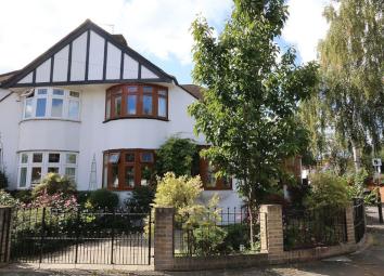 Semi-detached house For Sale in Twickenham